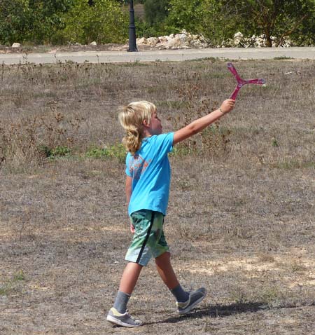 lanzando un boomerang